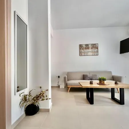 1br In With Mountain View Loutráki