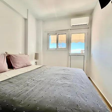 1br In With Mountain View Apartamento Loutráki