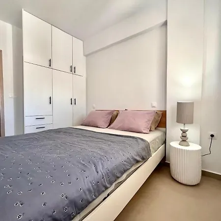1br In With Mountain View * Loutráki
