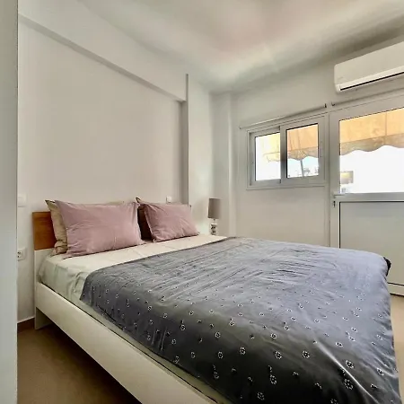 1br In With Mountain View Apartamento Loutráki