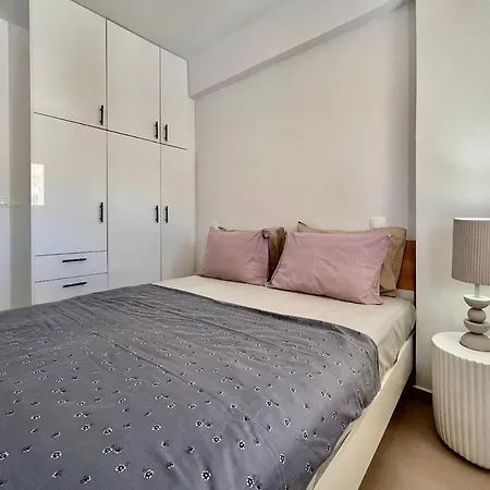 1br In With Mountain View Loutráki